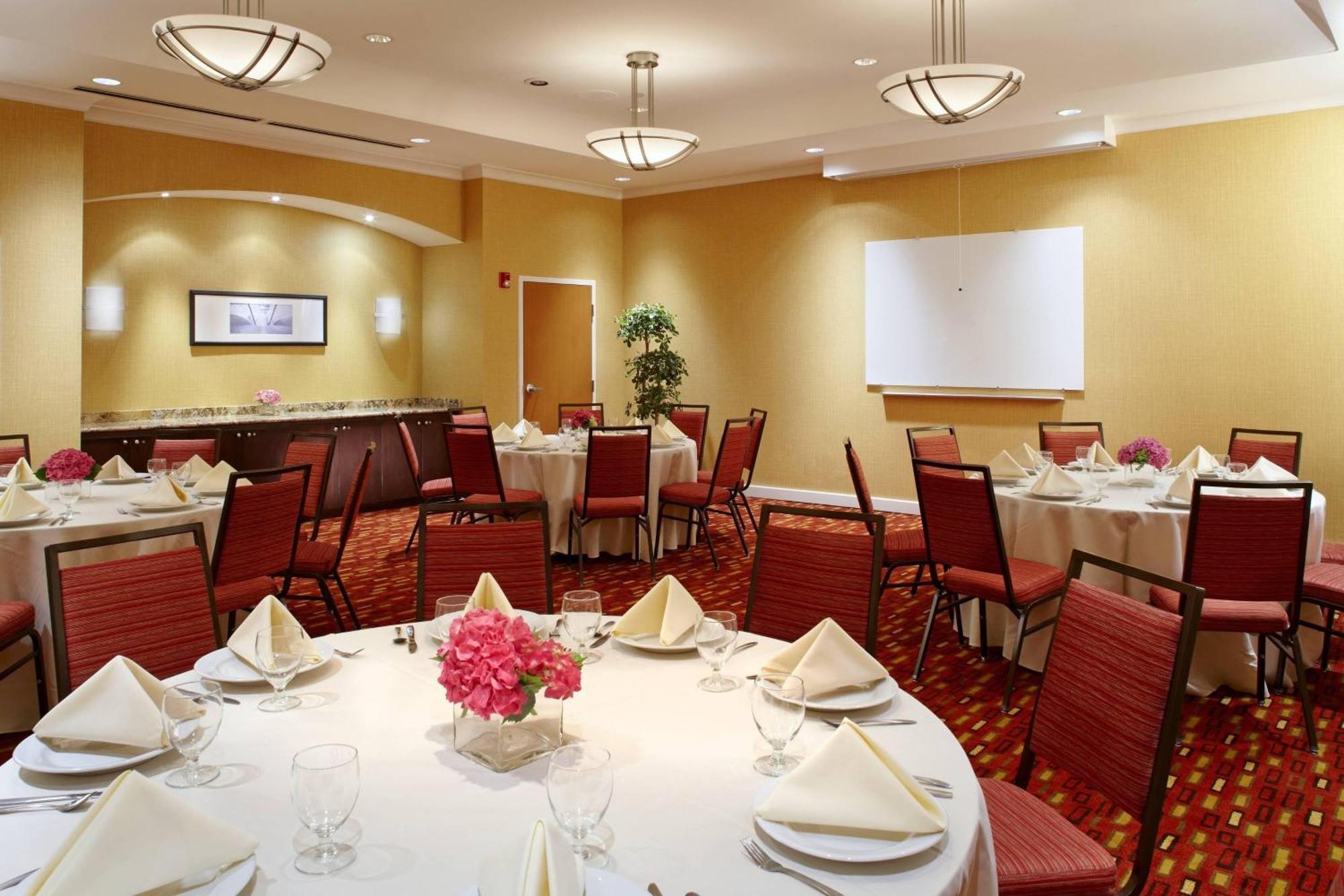Courtyard By Marriott Pittsburgh West Homestead Waterfront Ngoại thất bức ảnh
